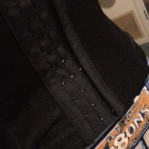 Corset top - Picture 4 of 7